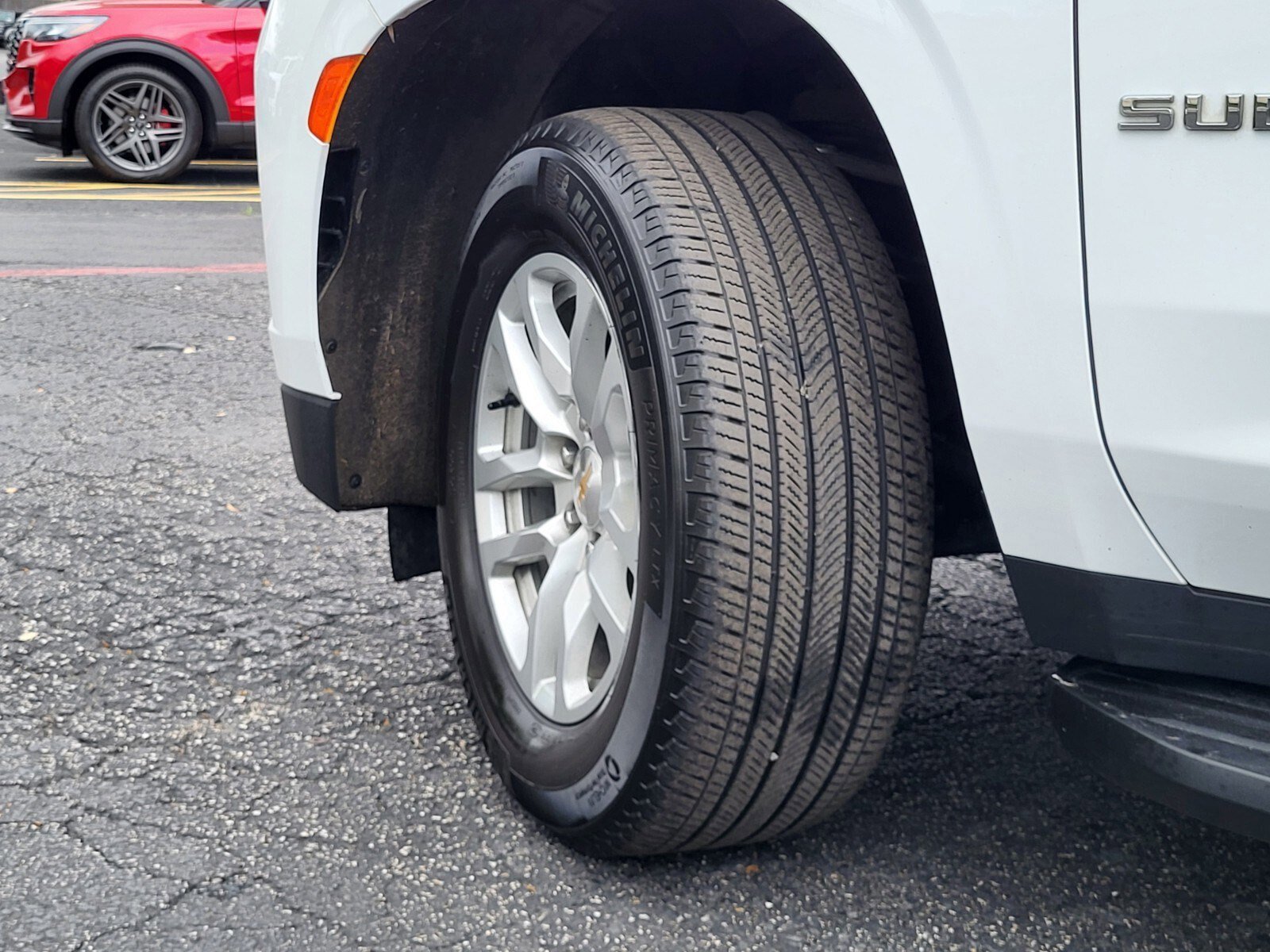 Used 2024 Chevrolet Suburban LT image 34