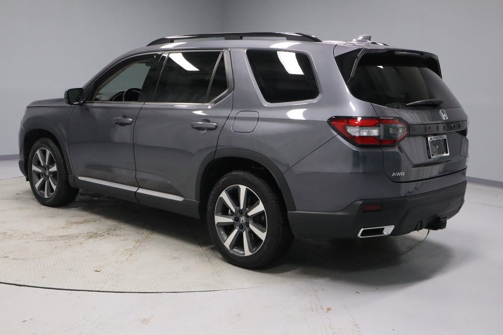 Used 2025 Honda Pilot Elite image 10