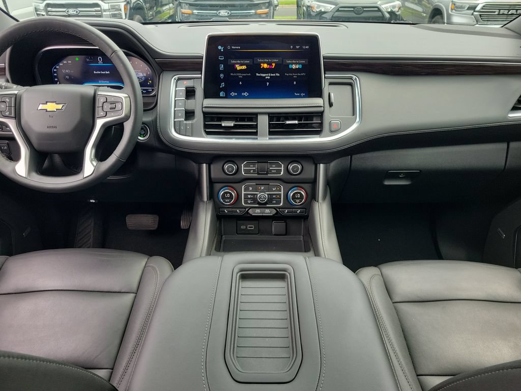 Used 2024 Chevrolet Suburban LT w/ Luxury Package AWD/4WD image 11