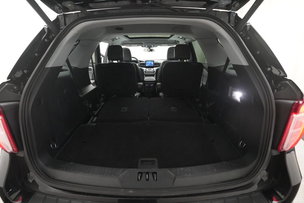 Certified 2022 Ford Explorer XLT w/ XLT Sport Appearance Package AWD/4WD image 10