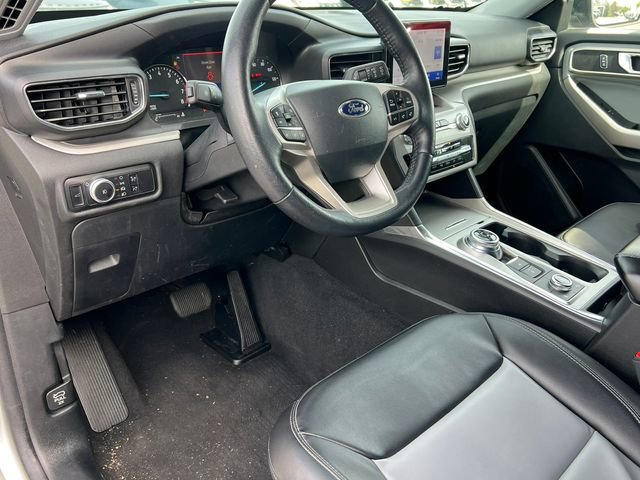 Certified 2023 Ford Explorer XLT w/ Equipment Group 202A AWD/4WD image 18