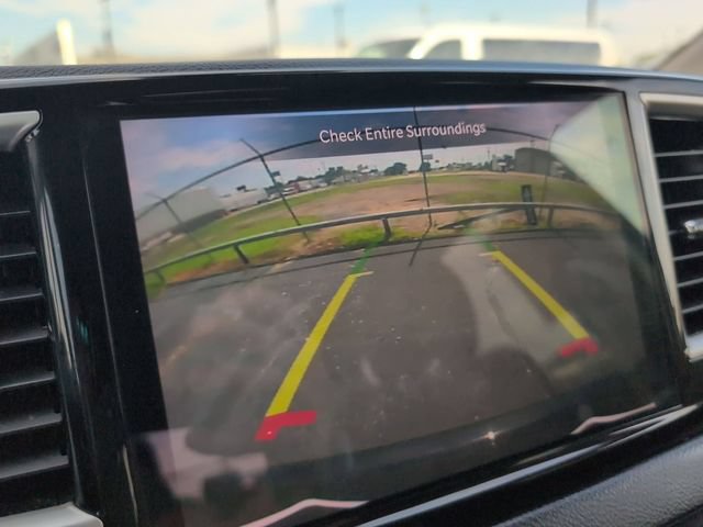 Used 2023 Chrysler Pacifica Touring-L FWD image 26
