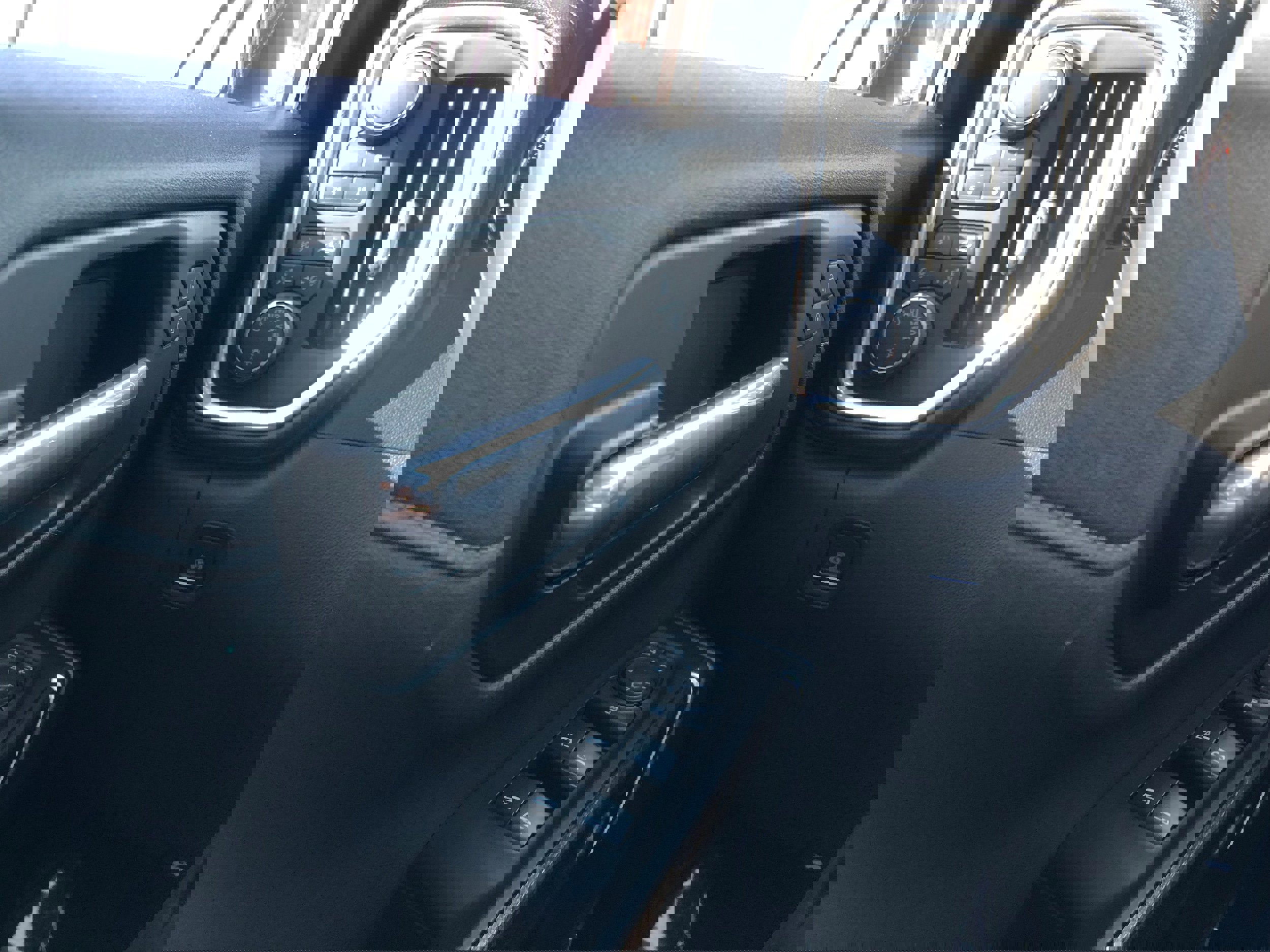 Used 2021 Chevrolet Silverado 1500 LT Trail Boss w/ Convenience Package II image 19