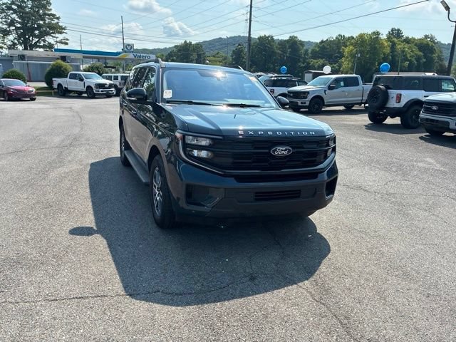 Certified 2025 Ford Expedition Active RWD video 3
