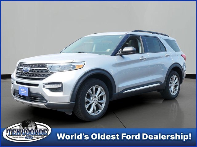 Certified 2023 Ford Explorer XLT w/ Equipment Group 202A AWD/4WD image 1
