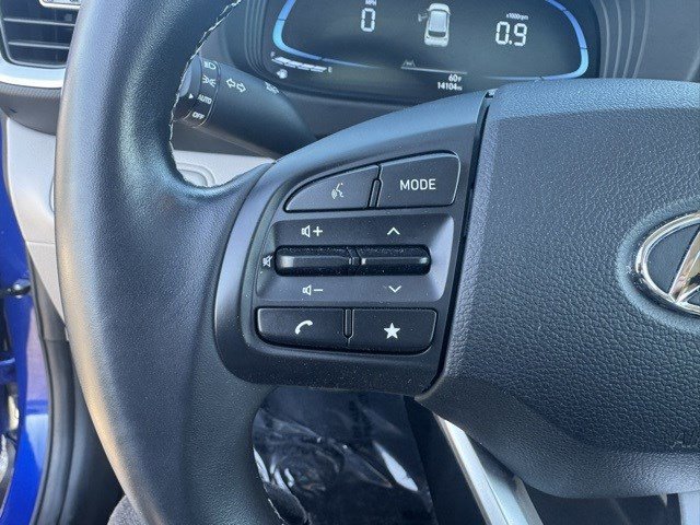 Used 2024 Hyundai Venue SEL image 15