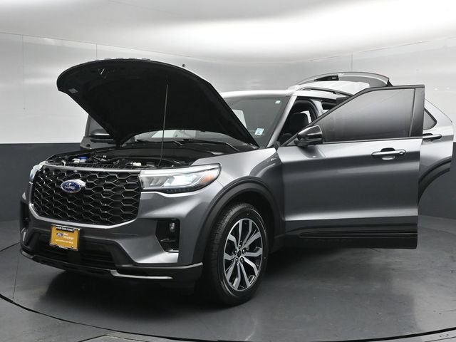 Certified 2025 Ford Explorer ST-Line AWD/4WD image 61