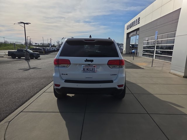 Used 2019 Jeep Grand Cherokee Laredo image 4