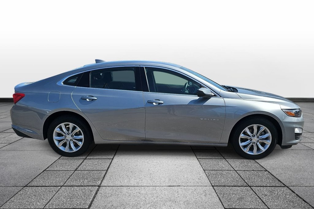 Used 2025 Chevrolet Malibu LT FWD image 4