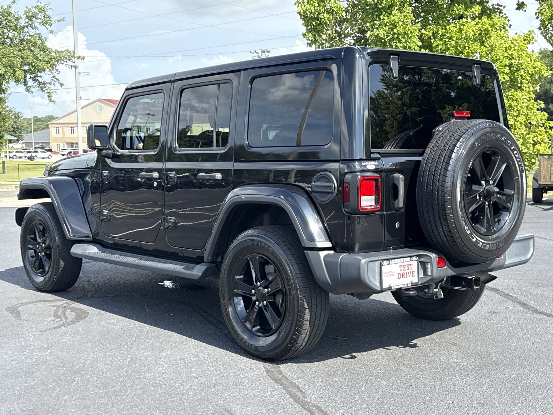 Used 2020 Jeep Wrangler Unlimited Sahara AWD/4WD image 24