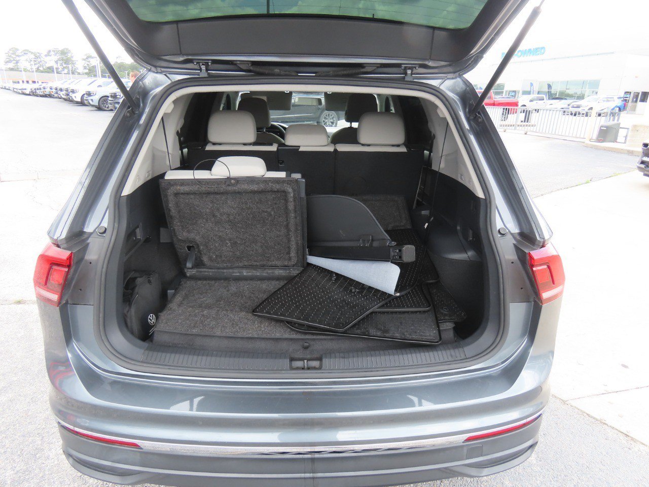 Used 2022 Volkswagen Tiguan S FWD image 12