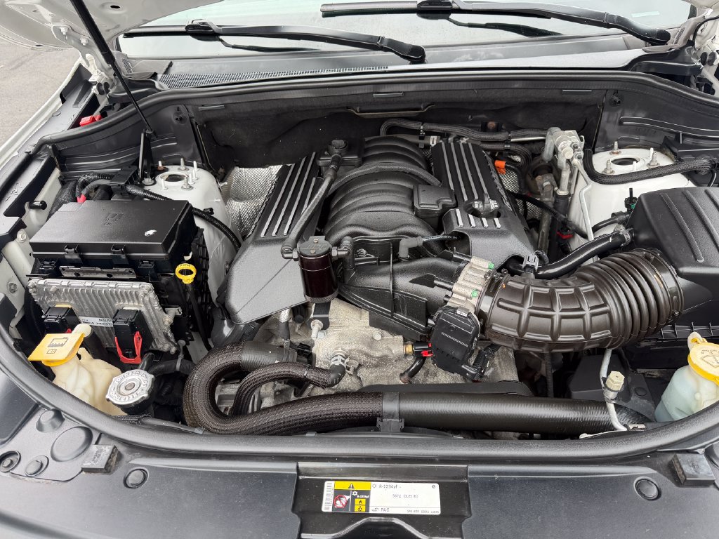 Used 2018 Jeep Grand Cherokee SRT AWD/4WD image 14
