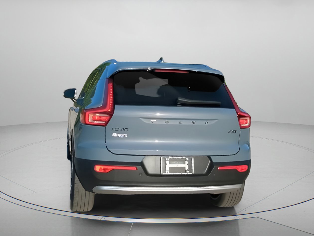 Used 2023 Volvo XC40 B5 Plus w/ Protection Package Premier image 17