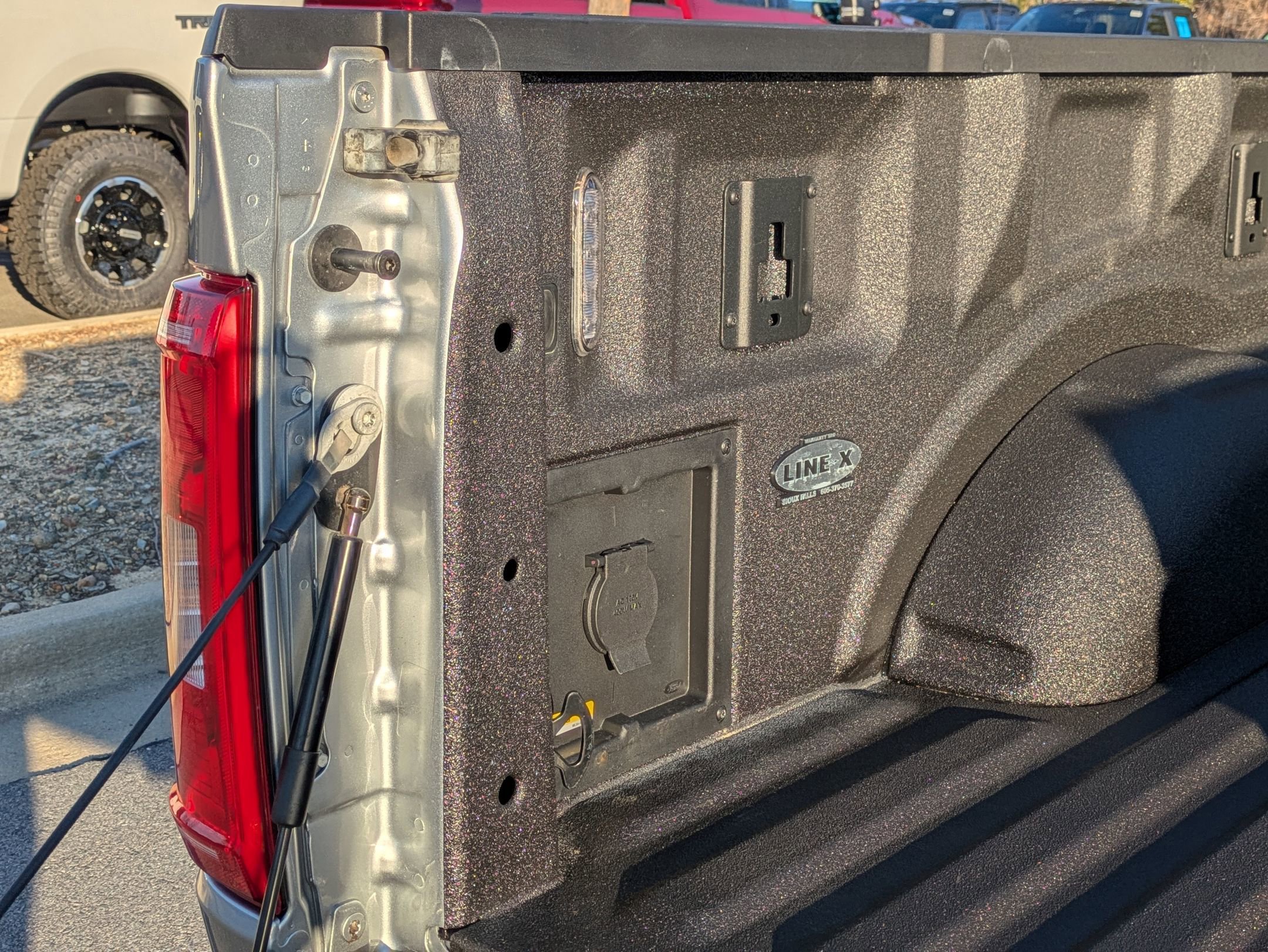 Certified 2022 Ford F150 XLT w/ Equipment Group 302A High image 40