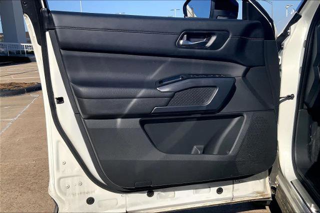 Used 2023 Nissan Pathfinder SL w/ Lighting Package (N92) image 21