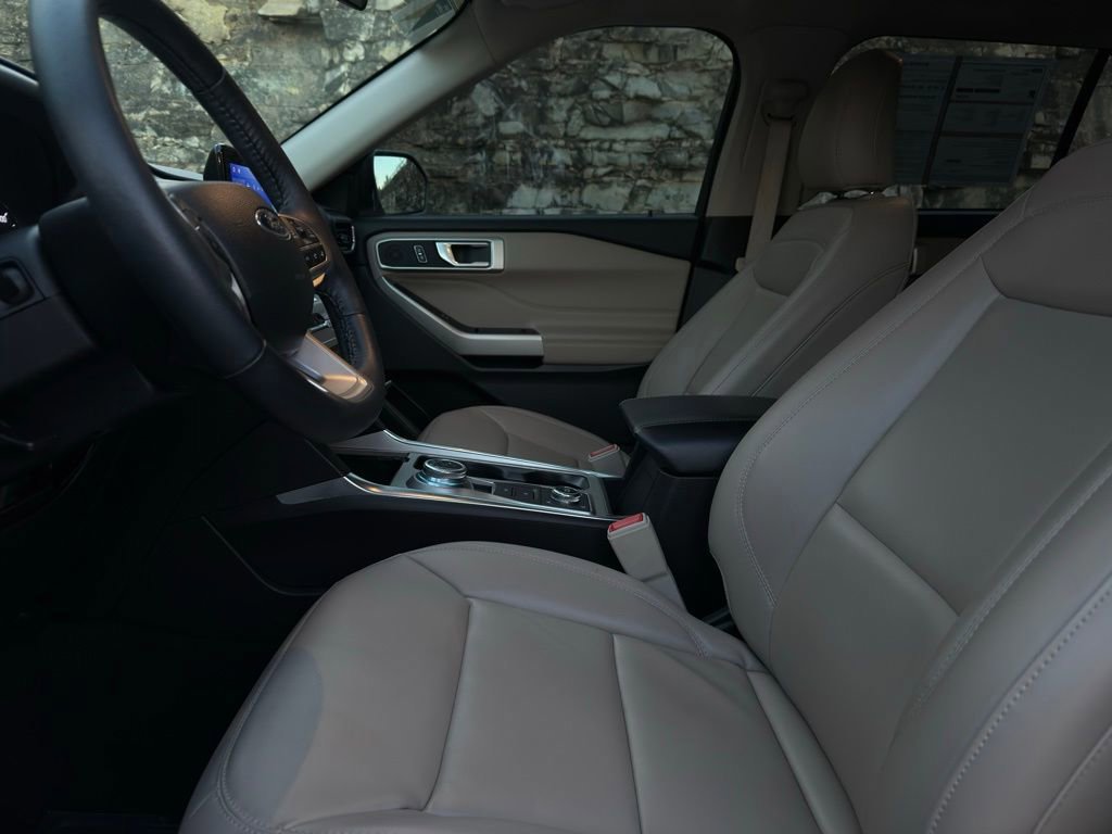 Certified 2023 Ford Explorer XLT w/ Equipment Group 202A image 19