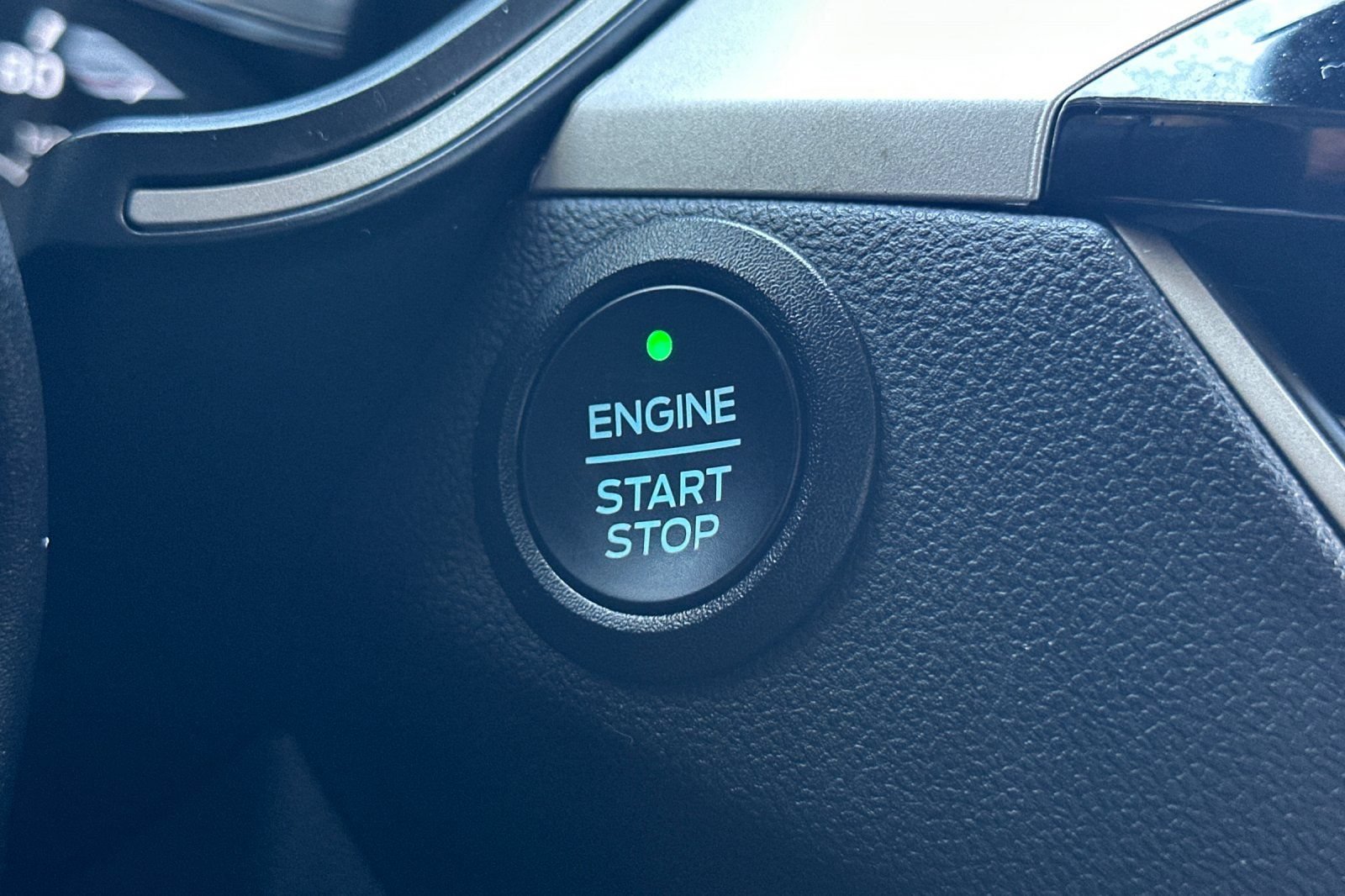 Certified 2022 Ford Escape SE w/ SE Sport Appearance Package FWD image 34
