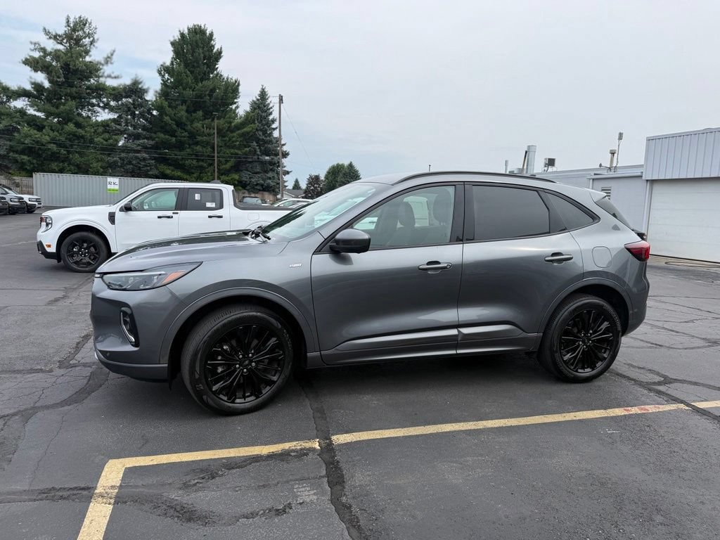 Certified 2023 Ford Escape ST-Line Elite AWD/4WD image 7