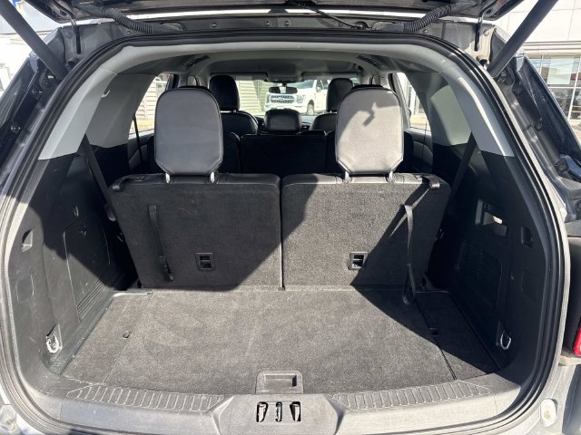 Certified 2024 Ford Explorer XLT w/ Equipment Group 202A RWD image 7