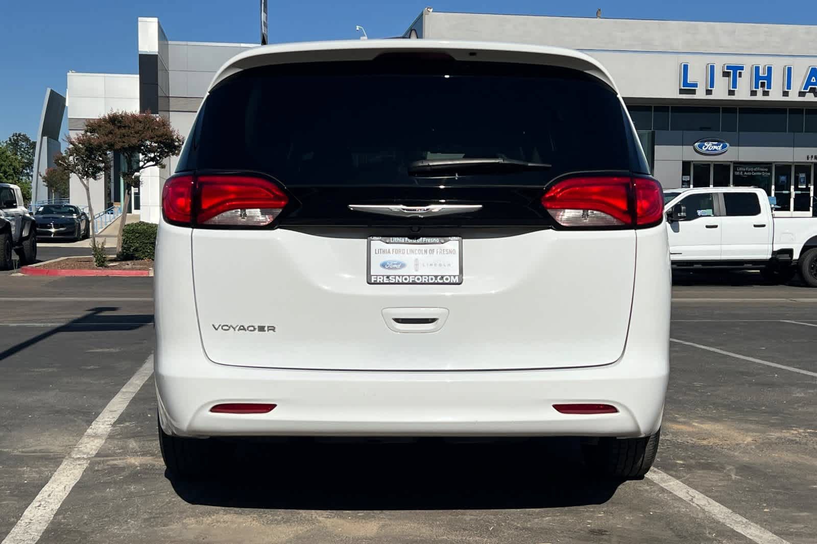 Used 2024 Chrysler Voyager LX FWD image 7