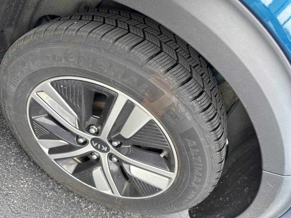Used 2020 Kia Niro EX Premium FWD image 4