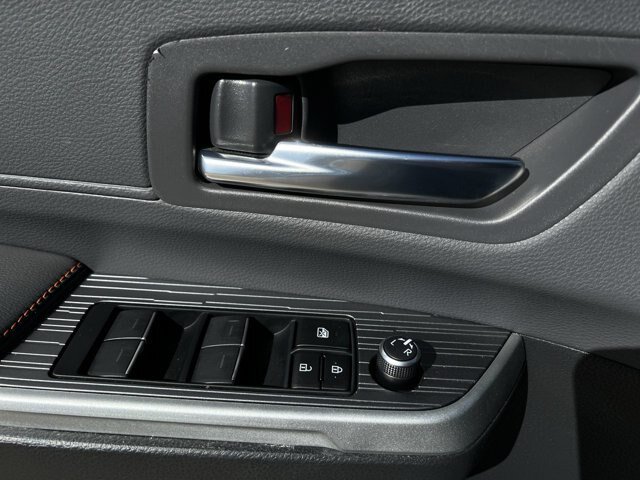 Used 2023 Toyota Sienna XSE w/ XSE Plus Package FWD image 12
