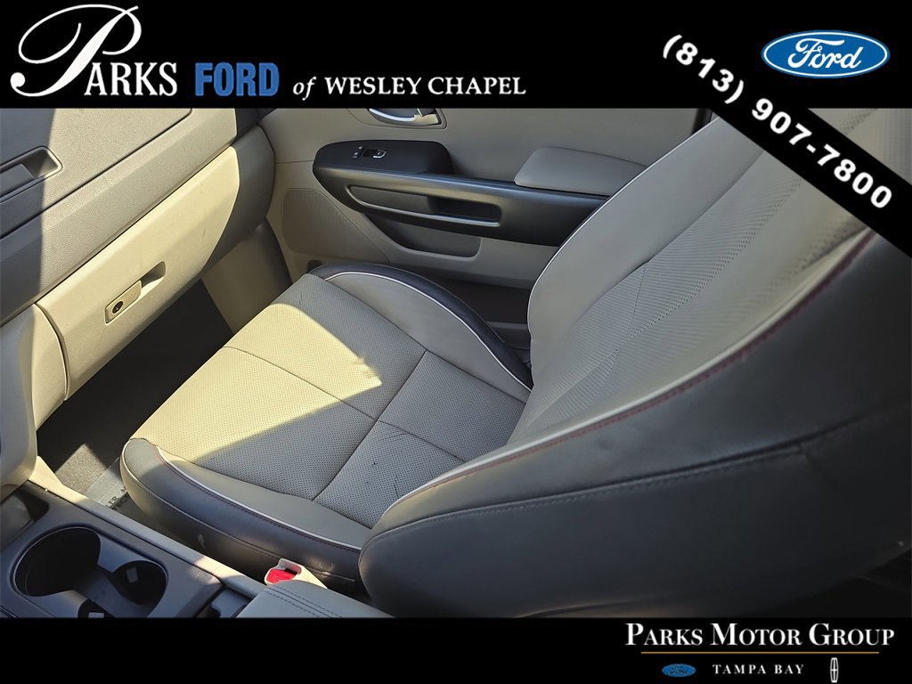 Used 2017 Kia Sedona LX w/ LX Essentials Premium Package image 13