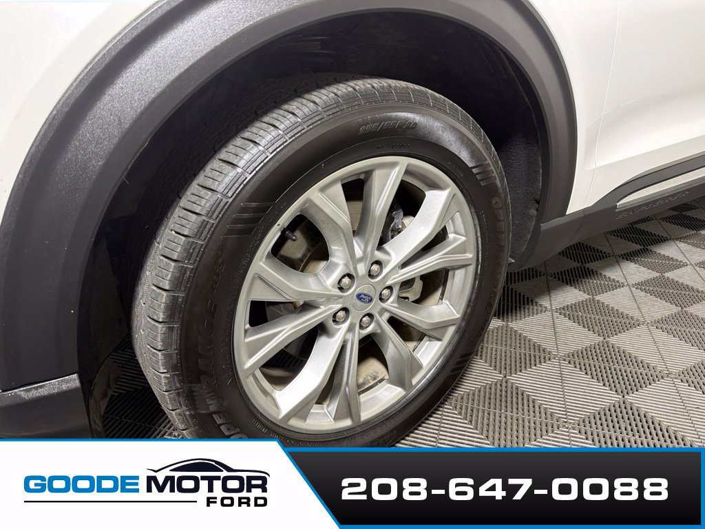 Certified 2020 Ford Explorer XLT w/ Equipment Group 202A AWD/4WD image 27