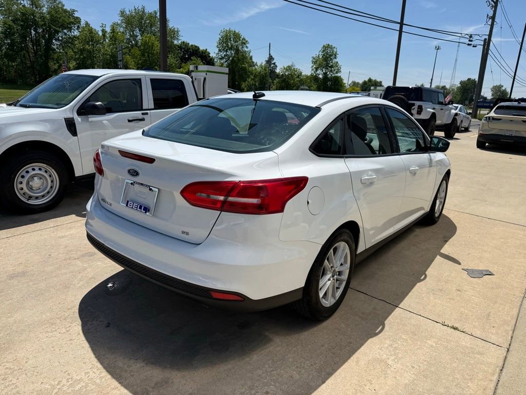 Certified 2018 Ford Focus SE FWD image 12