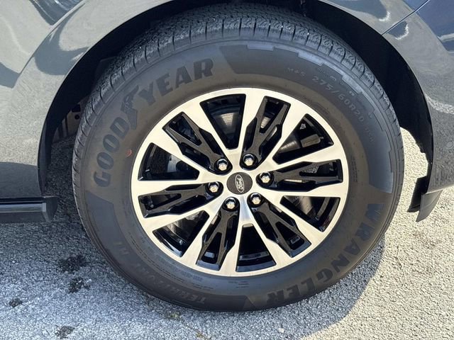 Certified 2025 Ford Expedition Max Platinum image 9