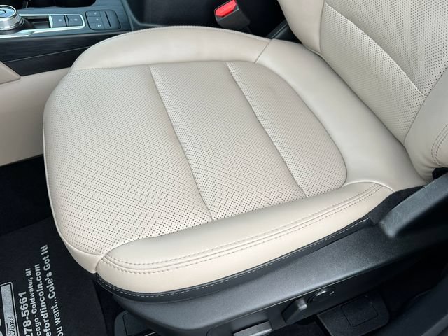 Certified 2022 Ford Escape Titanium FWD image 12
