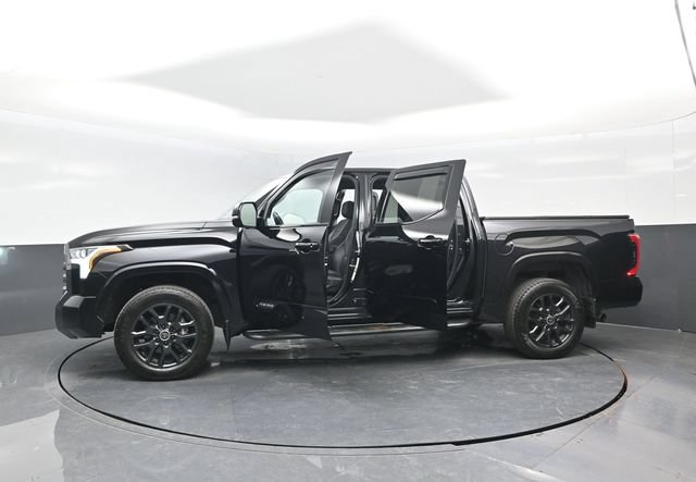 Used 2024 Toyota Tundra Platinum AWD/4WD image 30