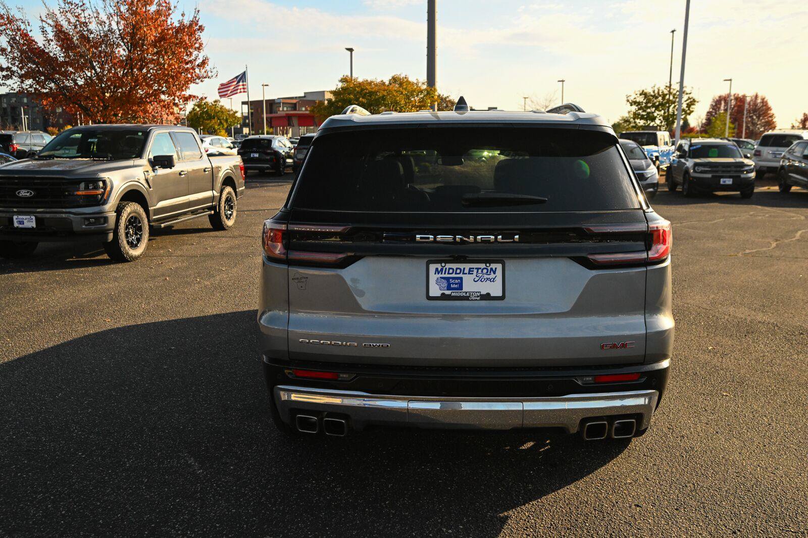 Used 2024 GMC Acadia Denali AWD/4WD image 10