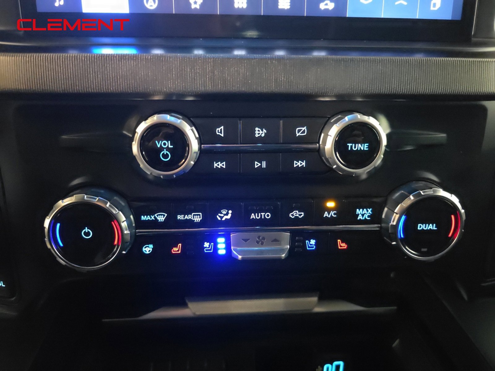 Certified 2023 Ford F450 Platinum w/ FX4 Off-Road Package image 22