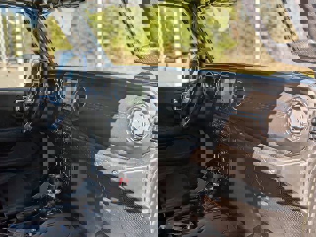 Used 2023 Jeep Wrangler Rubicon w/ Safety Group image 39