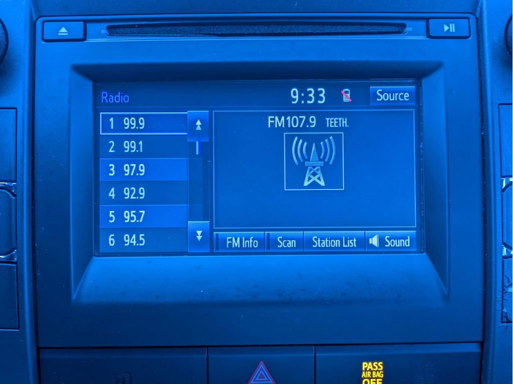 Used 2017 Toyota Camry SE image 19