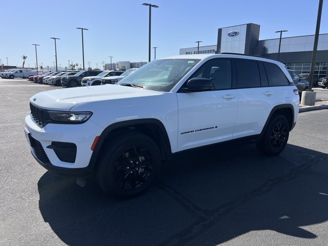 Used 2025 Jeep Grand Cherokee Altitude