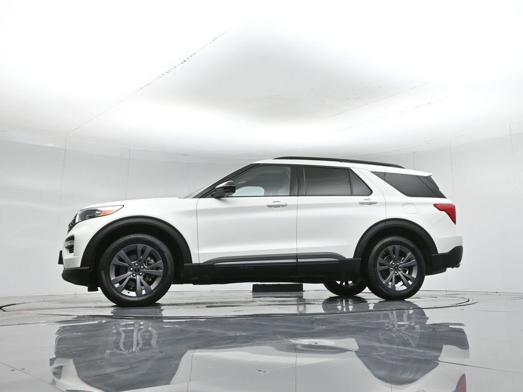 Certified 2023 Ford Explorer XLT w/ Equipment Group 202A image 23
