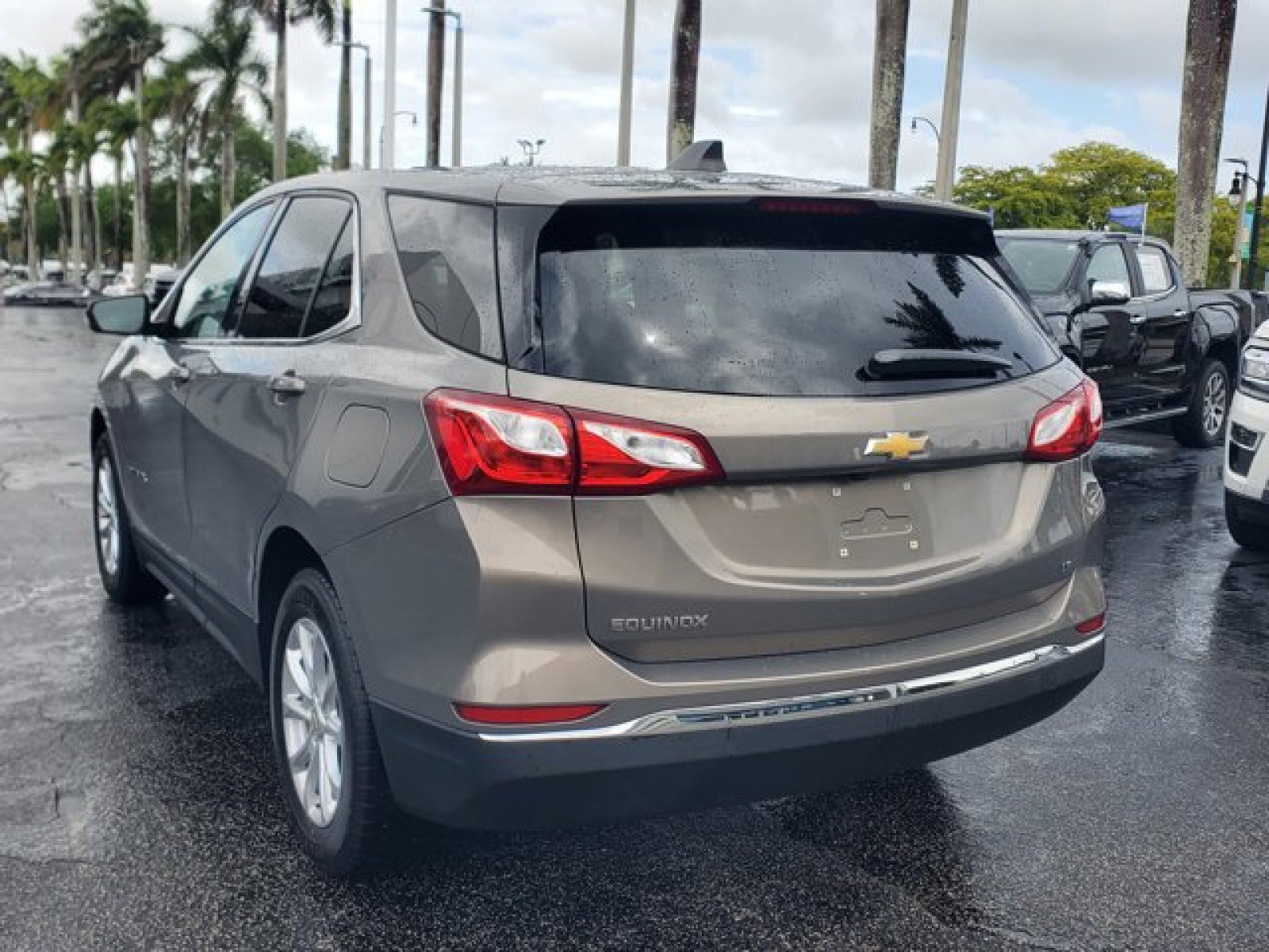 Used 2019 Chevrolet Equinox LT image 2