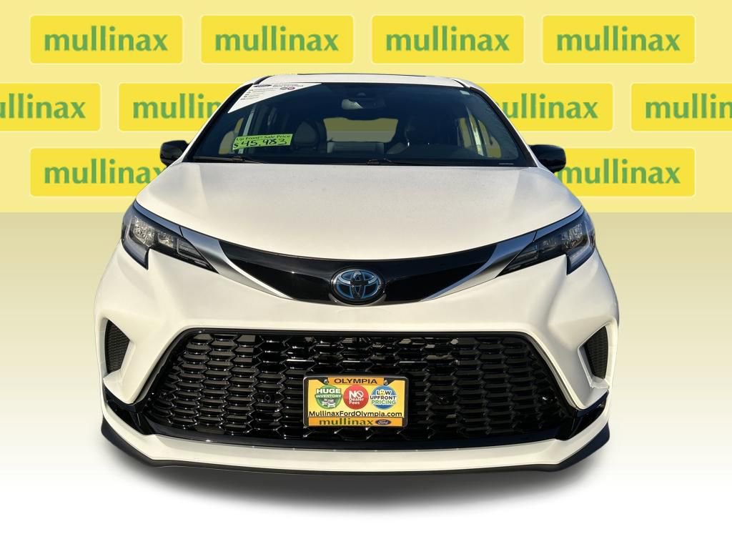 Used 2023 Toyota Sienna XSE image 15