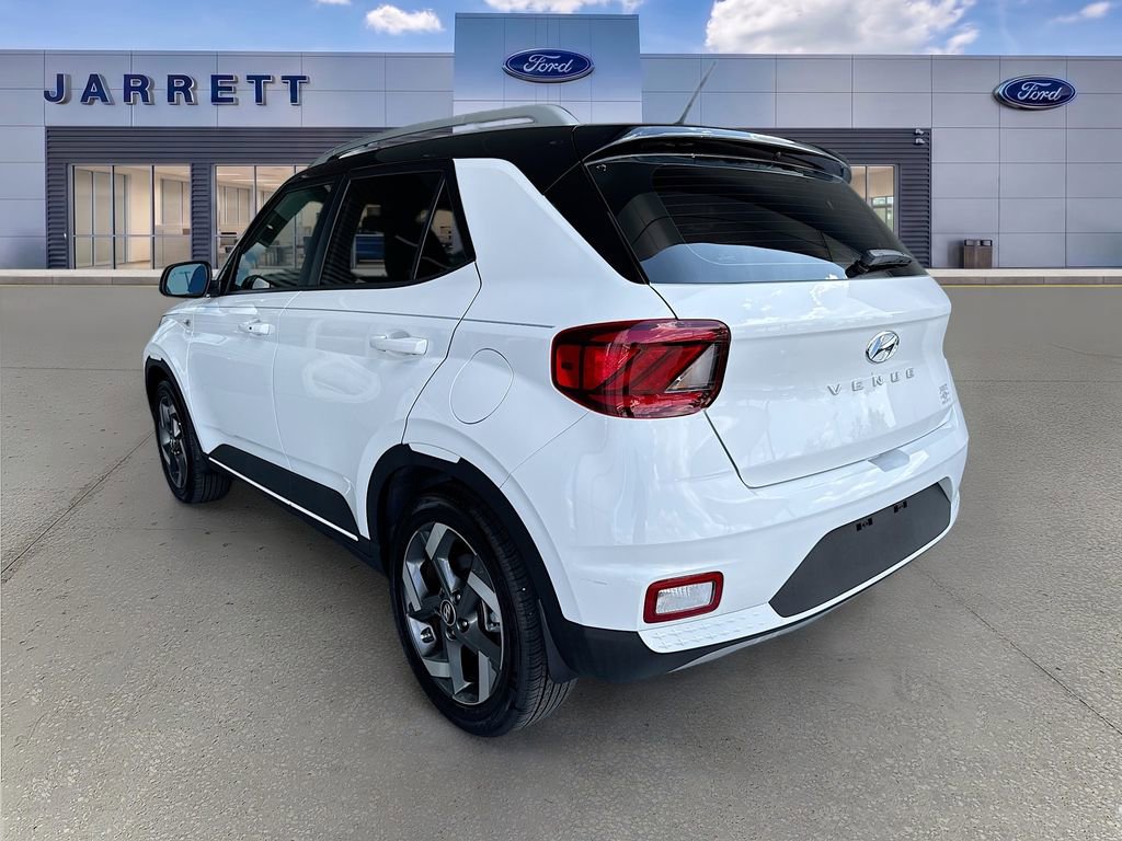 Used 2024 Hyundai Venue Limited FWD image 5