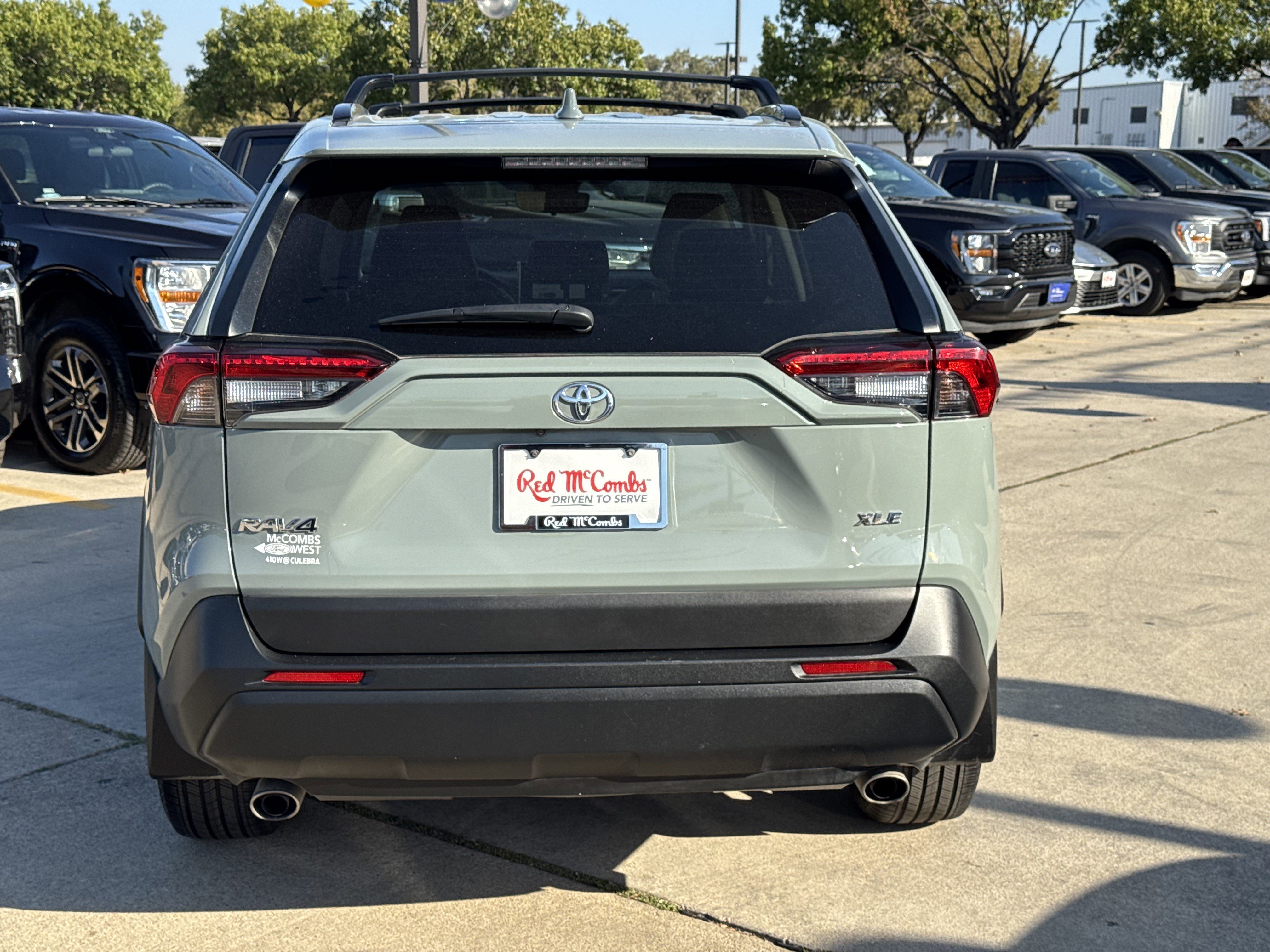 Used 2023 Toyota RAV4 XLE Premium image 5