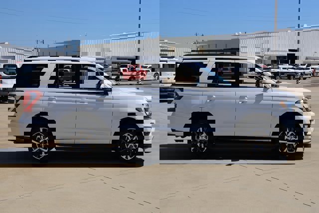 Certified 2019 Ford Expedition XLT image 6