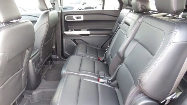 Certified 2022 Ford Explorer XLT w/ Equipment Group 202A image 11