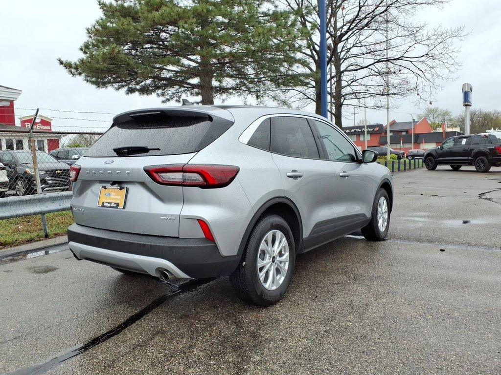 Certified 2023 Ford Escape Active AWD/4WD image 6