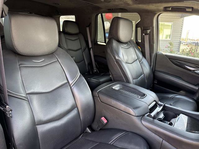 Used 2019 Cadillac Escalade Platinum image 11