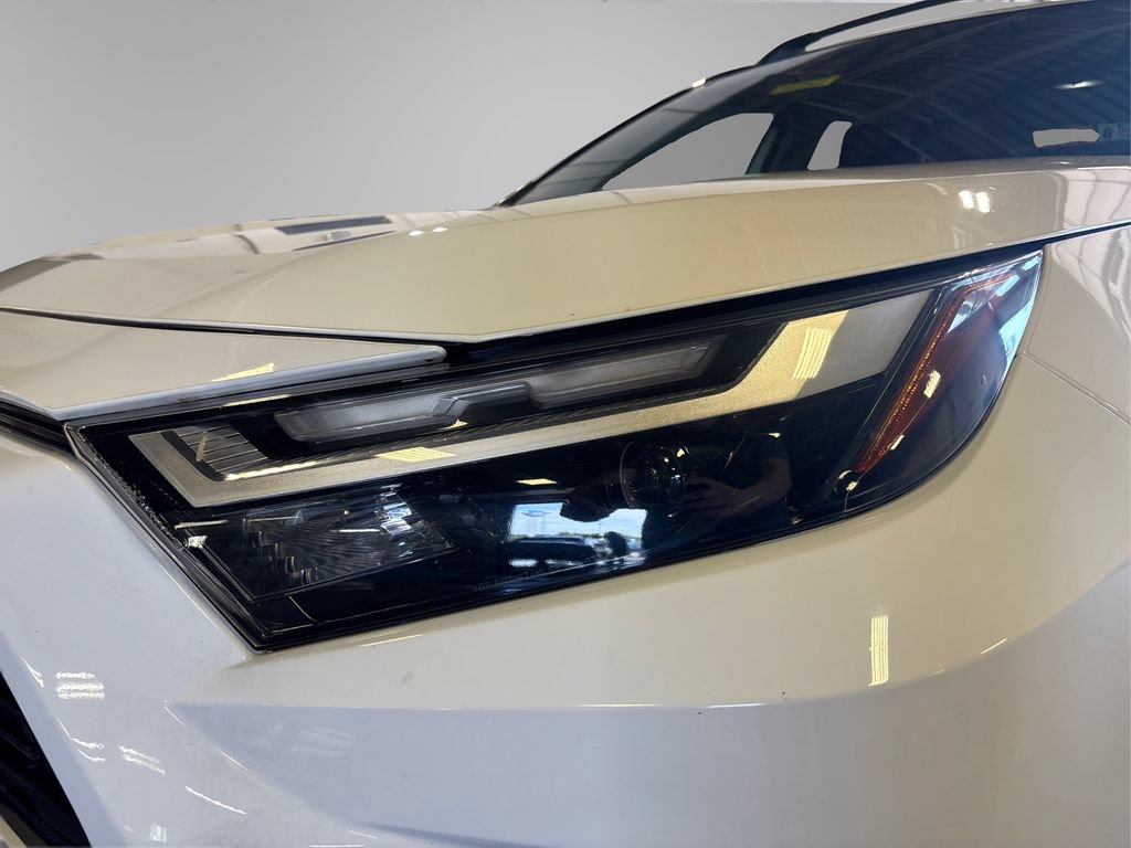 Used 2022 Toyota RAV4 XLE AWD/4WD image 18