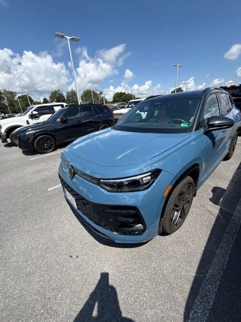 Used 2025 Volkswagen Tiguan SE R-Line AWD/4WD image 6