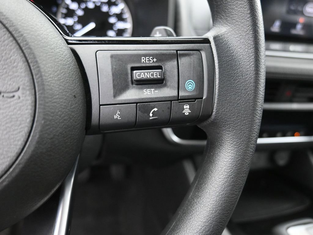 Used 2023 Nissan Rogue SV FWD image 6