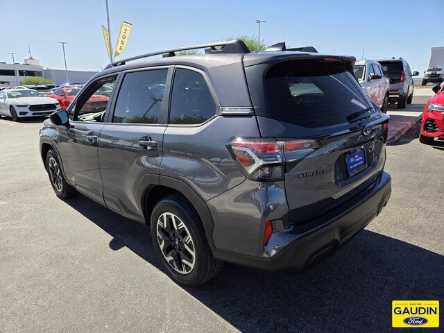 Used 2025 Subaru Forester AWD/4WD image 5